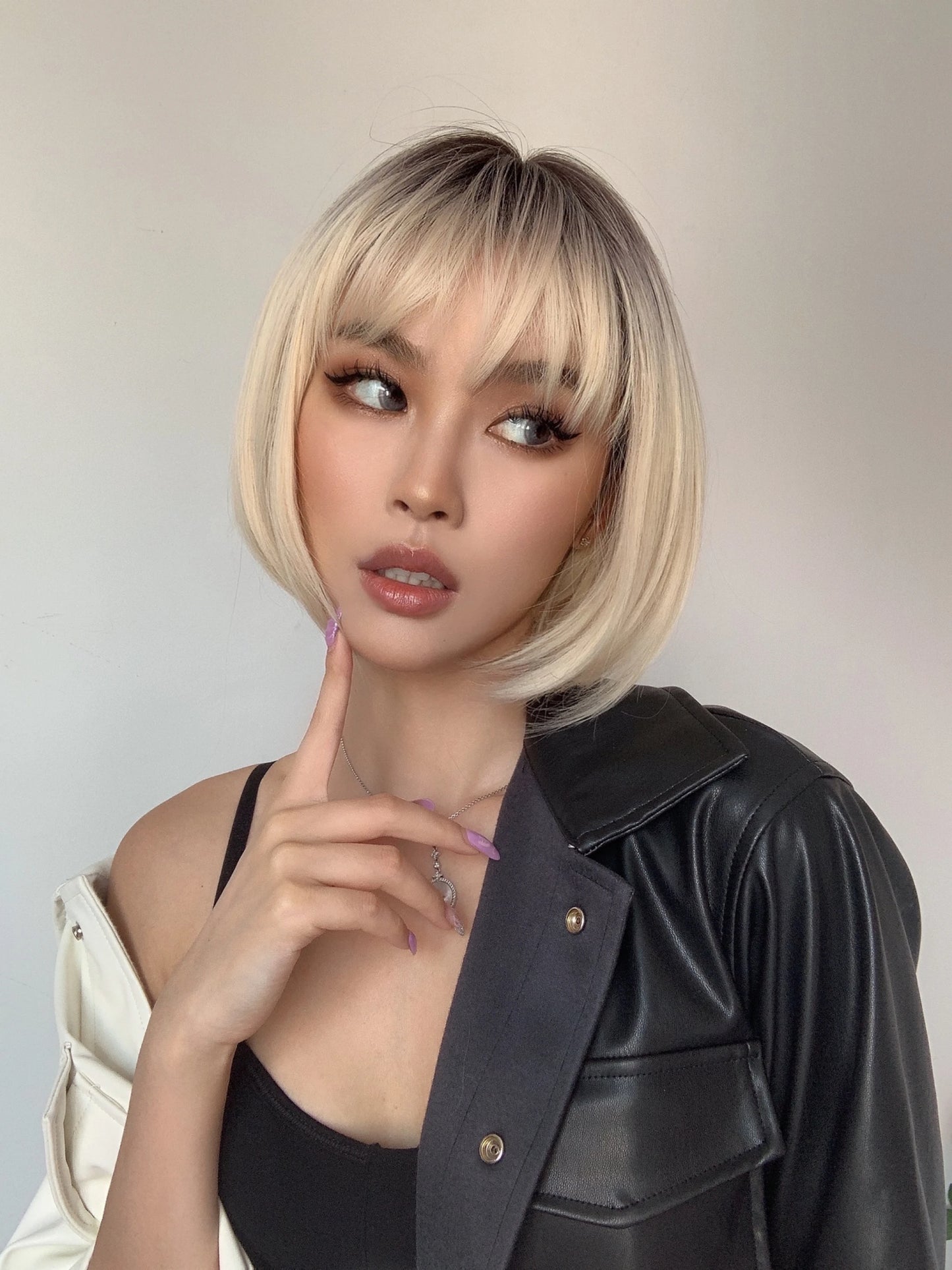LOUIS FERRE Blonde Short Bob Wigs with Bangs Heat Resistant Synthetic Daily Cosplay Ombre Blonde Hair Wigs for White/Black Women