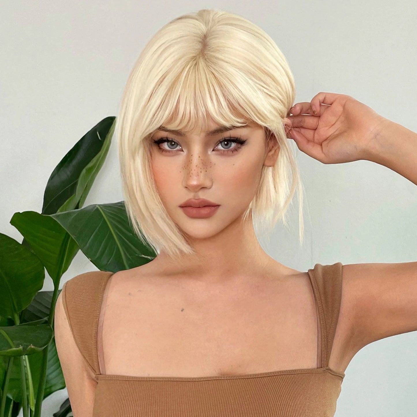 HENRY MARGU Ombre White Blonde Bob Synthetic Wig Short Straight with Bangs Natural Hair Wig for Women Cosplay Wig Heat Resistant