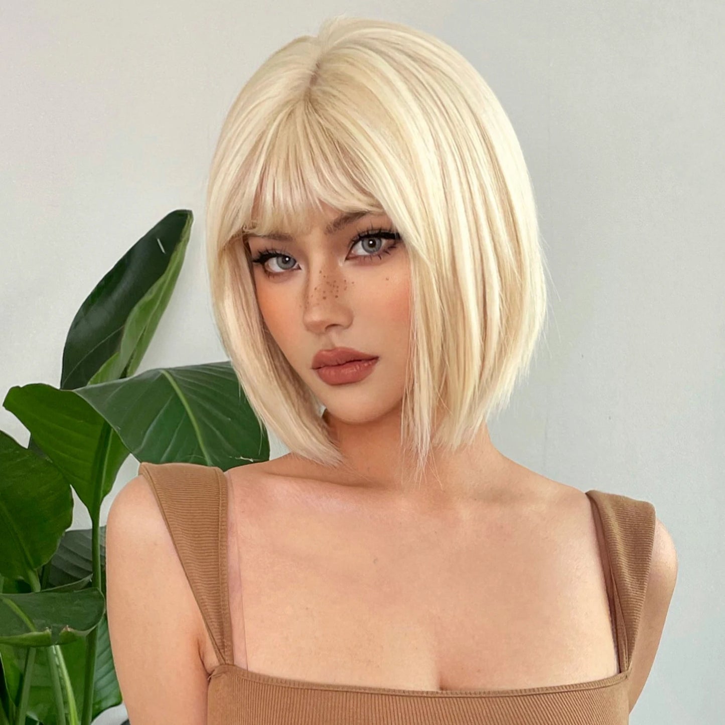 HENRY MARGU Ombre White Blonde Bob Synthetic Wig Short Straight with Bangs Natural Hair Wig for Women Cosplay Wig Heat Resistant